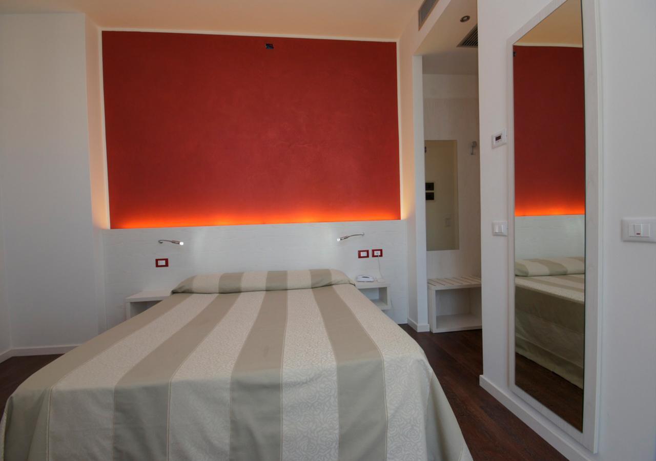 Hotel Aragosta กัตตอลิกา ภายนอก รูปภาพ
